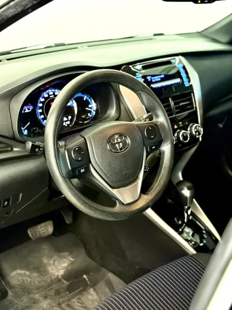 TOYOTA Yaris Hatch 1.3 16V 4P FLEX XL MULTIDRIVE AUTOMTICO CVT, Foto 15