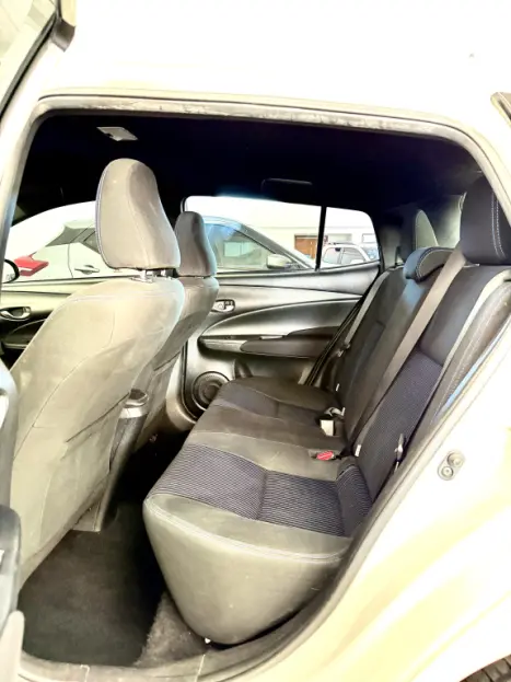 TOYOTA Yaris Hatch 1.3 16V 4P FLEX XL MULTIDRIVE AUTOMTICO CVT, Foto 18