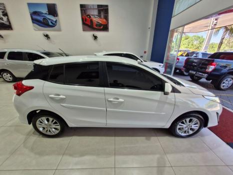 TOYOTA Yaris Hatch 1.3 16V 4P FLEX XL PLUS TECH MULTIDRIVE AUTOMTICO CVT, Foto 5