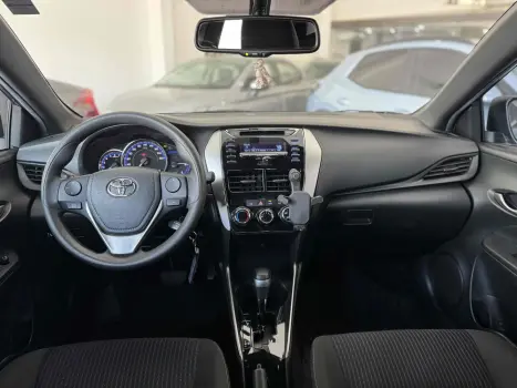 TOYOTA Yaris Hatch 1.3 16V 4P FLEX XL MULTIDRIVE AUTOMTICO CVT, Foto 8