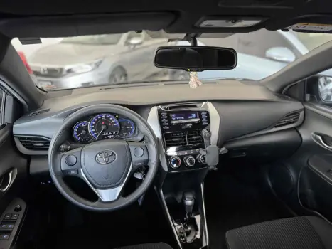 TOYOTA Yaris Hatch 1.3 16V 4P FLEX XL MULTIDRIVE AUTOMTICO CVT, Foto 9