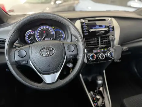 TOYOTA Yaris Hatch 1.3 16V 4P FLEX XL MULTIDRIVE AUTOMTICO CVT, Foto 10