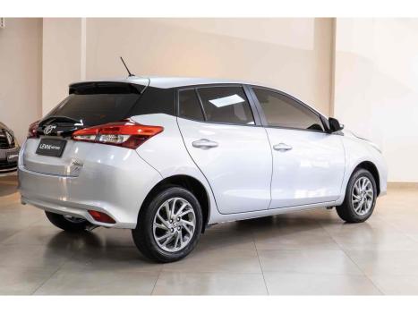 TOYOTA Yaris Hatch 1.5 16V 4P FLEX XS MULTIDRIVE AUTOMTICO CVT, Foto 3