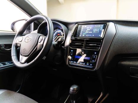 TOYOTA Yaris Hatch 1.5 16V 4P FLEX XS MULTIDRIVE AUTOMTICO CVT, Foto 6