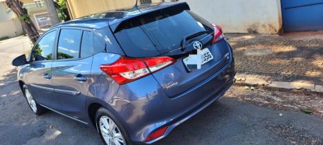 TOYOTA Yaris Hatch 1.3 16V 4P FLEX XL PLUS TECH MULTIDRIVE AUTOMTICO CVT, Foto 2