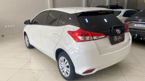 TOYOTA Yaris Hatch 1.5 16V 4P FLEX XL MULTIDRIVE AUTOMTICO CVT, Foto 2