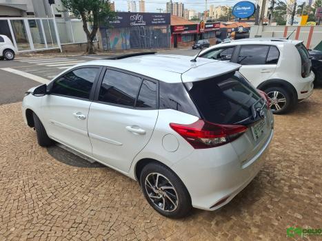 TOYOTA Yaris Hatch 1.5 16V 4P FLEX XLS MULTIDRIVE AUTOM�TICO CVT, Foto 2