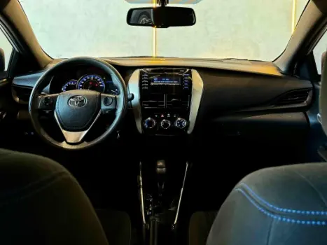 TOYOTA Yaris Hatch 1.3 16V 4P FLEX XL MULTIDRIVE AUTOM�TICO CVT, Foto 20