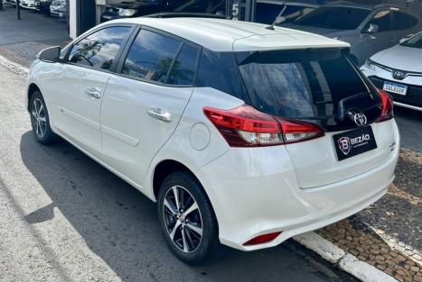 TOYOTA Yaris Hatch 1.5 16V 4P FLEX XLS MULTIDRIVE AUTOM�TICO CVT, Foto 2