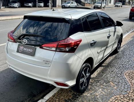 TOYOTA Yaris Hatch 1.5 16V 4P FLEX XLS MULTIDRIVE AUTOM�TICO CVT, Foto 10