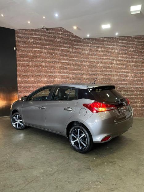 TOYOTA Yaris Hatch 1.5 16V 4P FLEX XS MULTIDRIVE AUTOM�TICO CVT, Foto 4