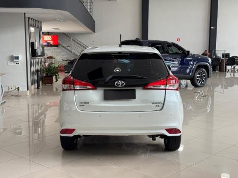 TOYOTA Yaris Hatch 1.3 16V 4P FLEX XL PLUS TECH MULTIDRIVE AUTOM�TICO CVT, Foto 4