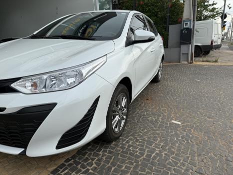TOYOTA Yaris Hatch 1.5 16V 4P FLEX XL PLUS CONNECT MULTIDRIVE AUTOM�TICO CVT, Foto 2