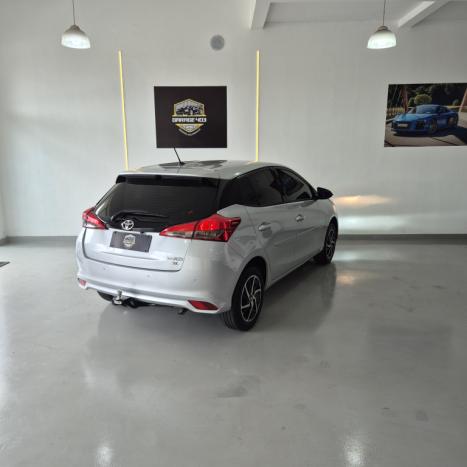 TOYOTA Yaris Hatch 1.3 16V 4P FLEX XL PLUS TECH MULTIDRIVE AUTOM�TICO CVT, Foto 3