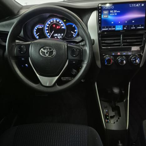 TOYOTA Yaris Hatch 1.3 16V 4P FLEX XL PLUS TECH MULTIDRIVE AUTOM�TICO CVT, Foto 8