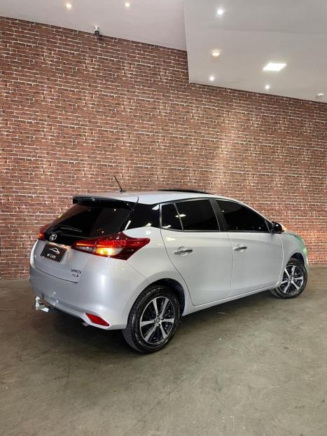 TOYOTA Yaris Hatch 1.5 16V 4P FLEX XLS CONNECT MULTIDRIVE AUTOM�TICO CVT, Foto 4