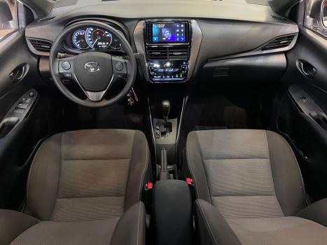 TOYOTA Yaris Hatch 1.5 16V 4P FLEX XL MULTIDRIVE AUTOM�TICO CVT, Foto 8