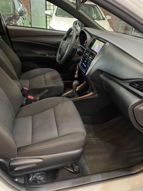 TOYOTA Yaris Hatch 1.5 16V 4P FLEX XL MULTIDRIVE AUTOM�TICO CVT, Foto 11