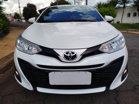 TOYOTA Yaris Hatch 1.3 16V 4P FLEX XL PLUS TECH MULTIDRIVE AUTOM�TICO CVT, Foto 3