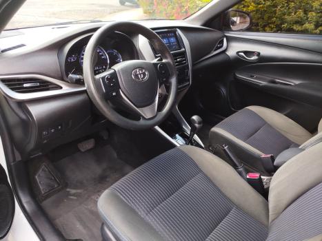TOYOTA Yaris Hatch 1.3 16V 4P FLEX XL PLUS TECH MULTIDRIVE AUTOM�TICO CVT, Foto 8