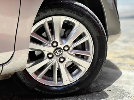 TOYOTA Yaris Hatch 1.5 16V 4P FLEX XL MULTIDRIVE AUTOM�TICO CVT, Foto 5