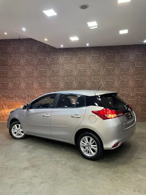 TOYOTA Yaris Hatch 1.3 16V 4P FLEX XL MULTIDRIVE AUTOM�TICO CVT, Foto 2