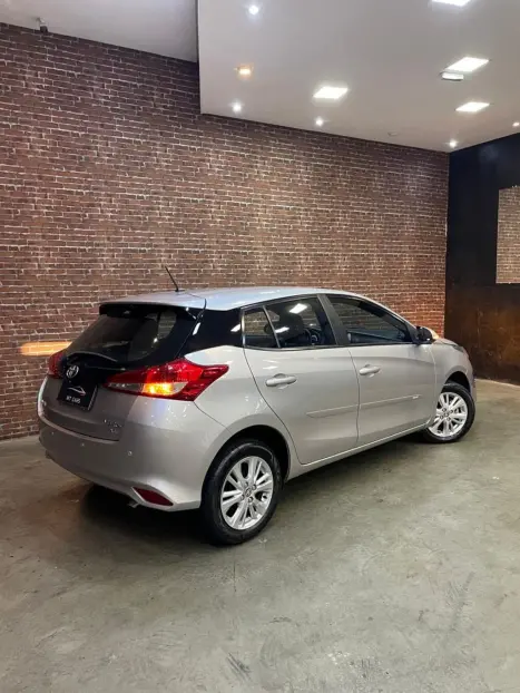 TOYOTA Yaris Hatch 1.3 16V 4P FLEX XL MULTIDRIVE AUTOM�TICO CVT, Foto 5