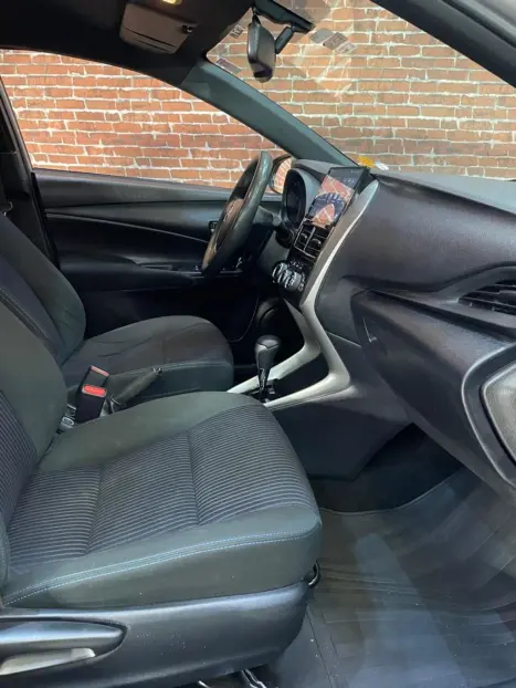 TOYOTA Yaris Hatch 1.3 16V 4P FLEX XL MULTIDRIVE AUTOM�TICO CVT, Foto 7