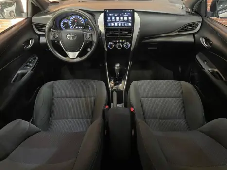 TOYOTA Yaris Hatch 1.3 16V 4P FLEX XL MULTIDRIVE AUTOM�TICO CVT, Foto 11