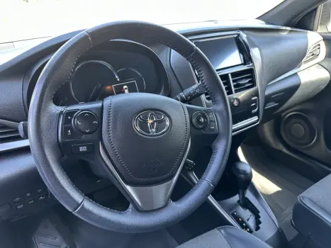 TOYOTA Yaris Hatch 1.5 16V 4P FLEX XS CONNECT MULTIDRIVE AUTOM�TICO CVT, Foto 3