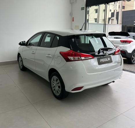 TOYOTA Yaris Hatch 1.3 16V 4P FLEX XL MULTIDRIVE AUTOM�TICO CVT, Foto 4