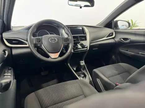 TOYOTA Yaris Hatch 1.5 16V 4P FLEX X WAY CONNECT MULTIDRIVE AUTOM�TICO CVT, Foto 7