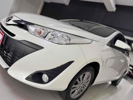 TOYOTA Yaris Hatch 1.3 16V 4P FLEX XL MULTIDRIVE AUTOM�TICO CVT, Foto 3