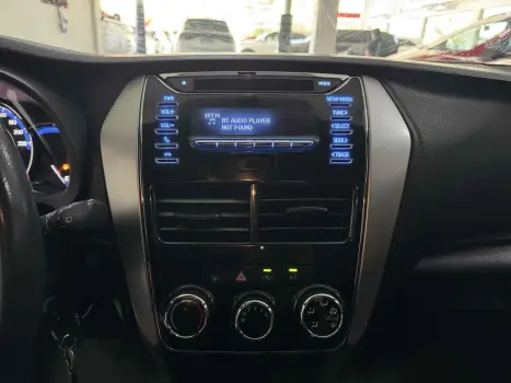 TOYOTA Yaris Hatch 1.3 16V 4P FLEX XL MULTIDRIVE AUTOM�TICO CVT, Foto 11