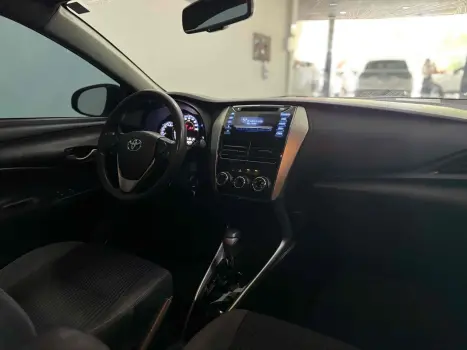 TOYOTA Yaris Hatch 1.3 16V 4P FLEX XL MULTIDRIVE AUTOM�TICO CVT, Foto 12