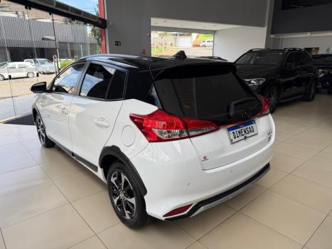 TOYOTA Yaris Hatch 1.5 16V 4P FLEX X WAY MULTIDRIVE AUTOM�TICO CVT, Foto 3