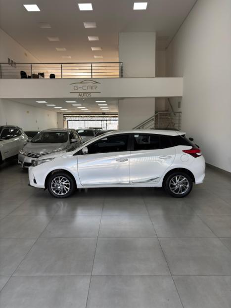 TOYOTA Yaris Hatch 1.5 16V 4P FLEX XS MULTIDRIVE AUTOM�TICO CVT, Foto 4