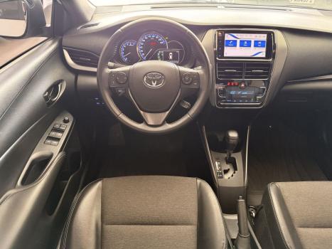 TOYOTA Yaris Hatch 1.5 16V 4P FLEX XS CONNECT MULTIDRIVE AUTOM�TICO CVT, Foto 3
