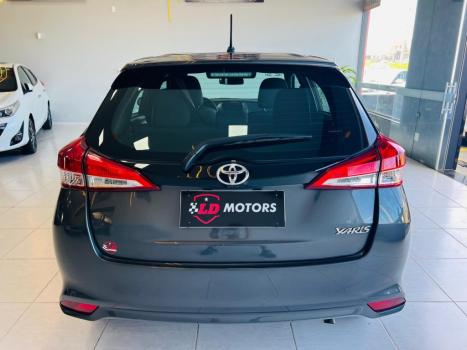 TOYOTA Yaris Hatch 1.5 16V 4P FLEX XL MULTIDRIVE AUTOM�TICO CVT, Foto 8