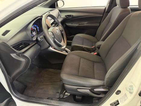 TOYOTA Yaris Hatch 1.3 16V 4P FLEX XL MULTIDRIVE AUTOM�TICO CVT, Foto 6
