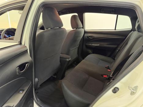 TOYOTA Yaris Hatch 1.3 16V 4P FLEX XL MULTIDRIVE AUTOM�TICO CVT, Foto 7