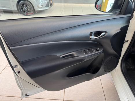 TOYOTA Yaris Hatch 1.3 16V 4P FLEX XL PLUS TECH MULTIDRIVE AUTOM�TICO CVT, Foto 8