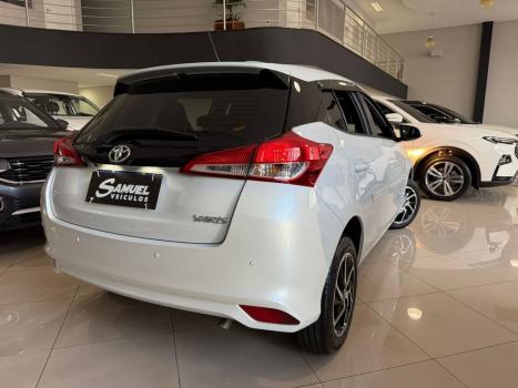 TOYOTA Yaris Hatch 1.5 16V 4P FLEX XL MULTIDRIVE AUTOM�TICO CVT, Foto 2