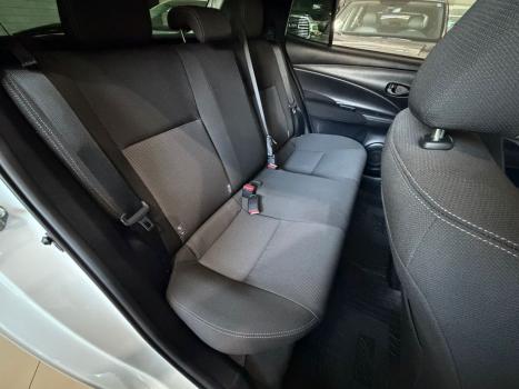 TOYOTA Yaris Hatch 1.5 16V 4P FLEX XL MULTIDRIVE AUTOM�TICO CVT, Foto 11
