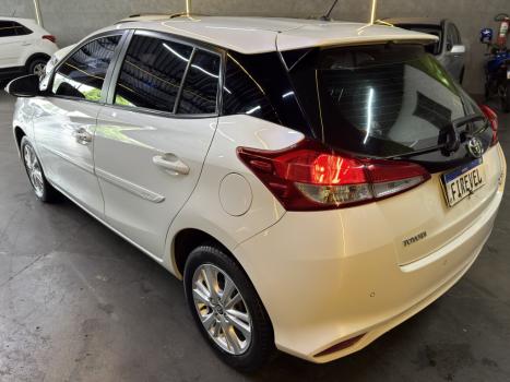 TOYOTA Yaris Hatch 1.3 16V 4P FLEX XL PLUS TECH MULTIDRIVE AUTOM�TICO CVT, Foto 5