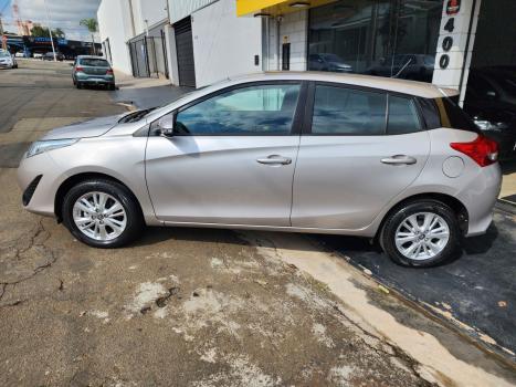 TOYOTA Yaris Hatch 1.3 16V 4P FLEX XL MULTIDRIVE AUTOM�TICO CVT, Foto 3