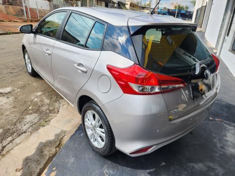 TOYOTA Yaris Hatch 1.3 16V 4P FLEX XL MULTIDRIVE AUTOM�TICO CVT, Foto 4