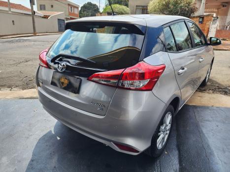 TOYOTA Yaris Hatch 1.3 16V 4P FLEX XL MULTIDRIVE AUTOM�TICO CVT, Foto 6