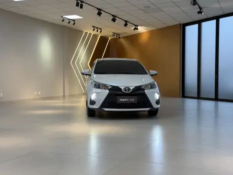 TOYOTA Yaris Hatch 1.5 16V 4P FLEX XS MULTIDRIVE AUTOM�TICO CVT, Foto 2