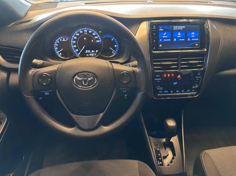 TOYOTA Yaris Hatch 1.5 16V 4P FLEX XL MULTIDRIVE AUTOM�TICO CVT, Foto 10